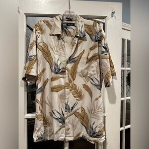Men’s Nautica 100% silk floral Hawaiin shirt. Size XL